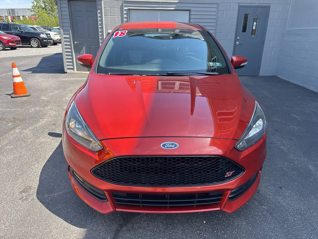 Used 2018 Ford Focus ST FWD image 2