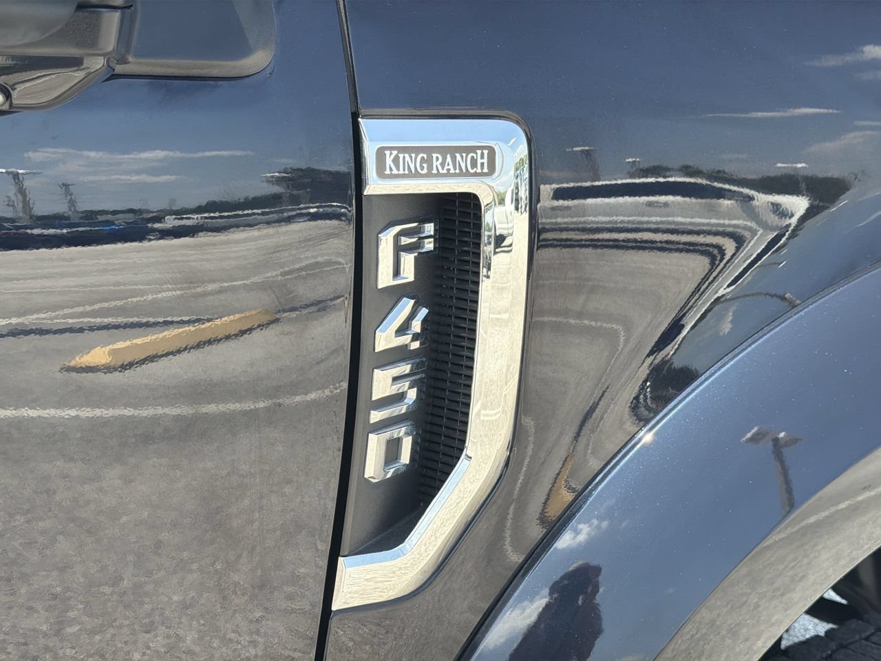 Used 2022 Ford F450 King Ranch w/ King Ranch Ultimate Package AWD/4WD image 9