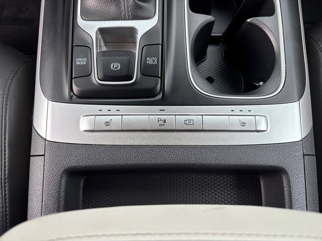 Used 2024 Kia Carnival LX FWD image 32