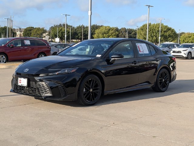 Used 2026 Toyota Camry SE FWD image 10