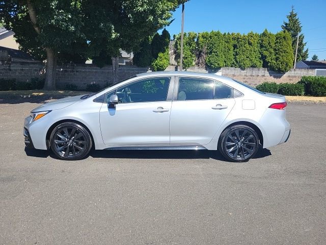 Used 2023 Toyota Corolla SE image 2