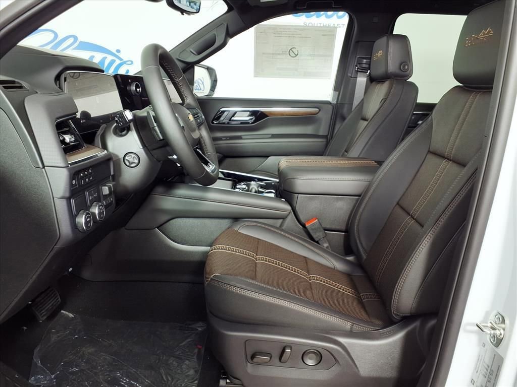 New 2026 Chevrolet Suburban High Country RWD image 9