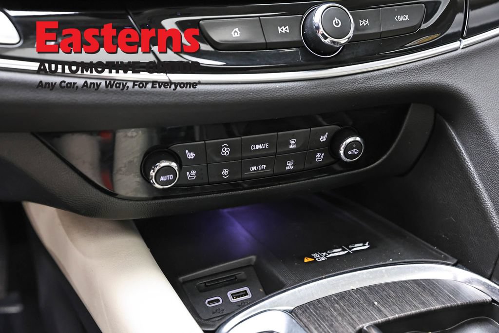 Used 2022 Buick Enclave Avenir w/ Avenir Technology Package AWD/4WD image 16