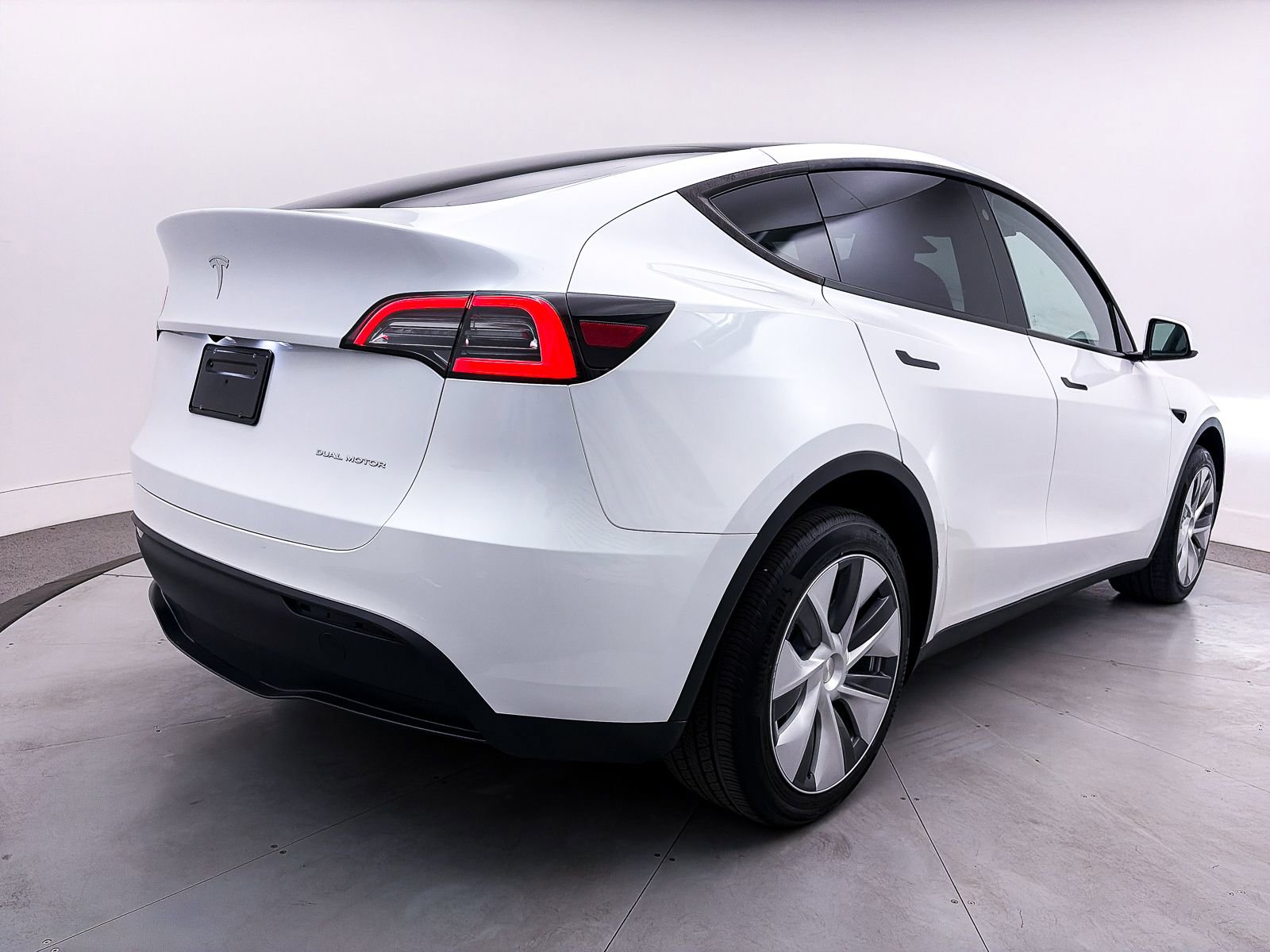 Used 2023 Tesla Model Y Long Range image 26