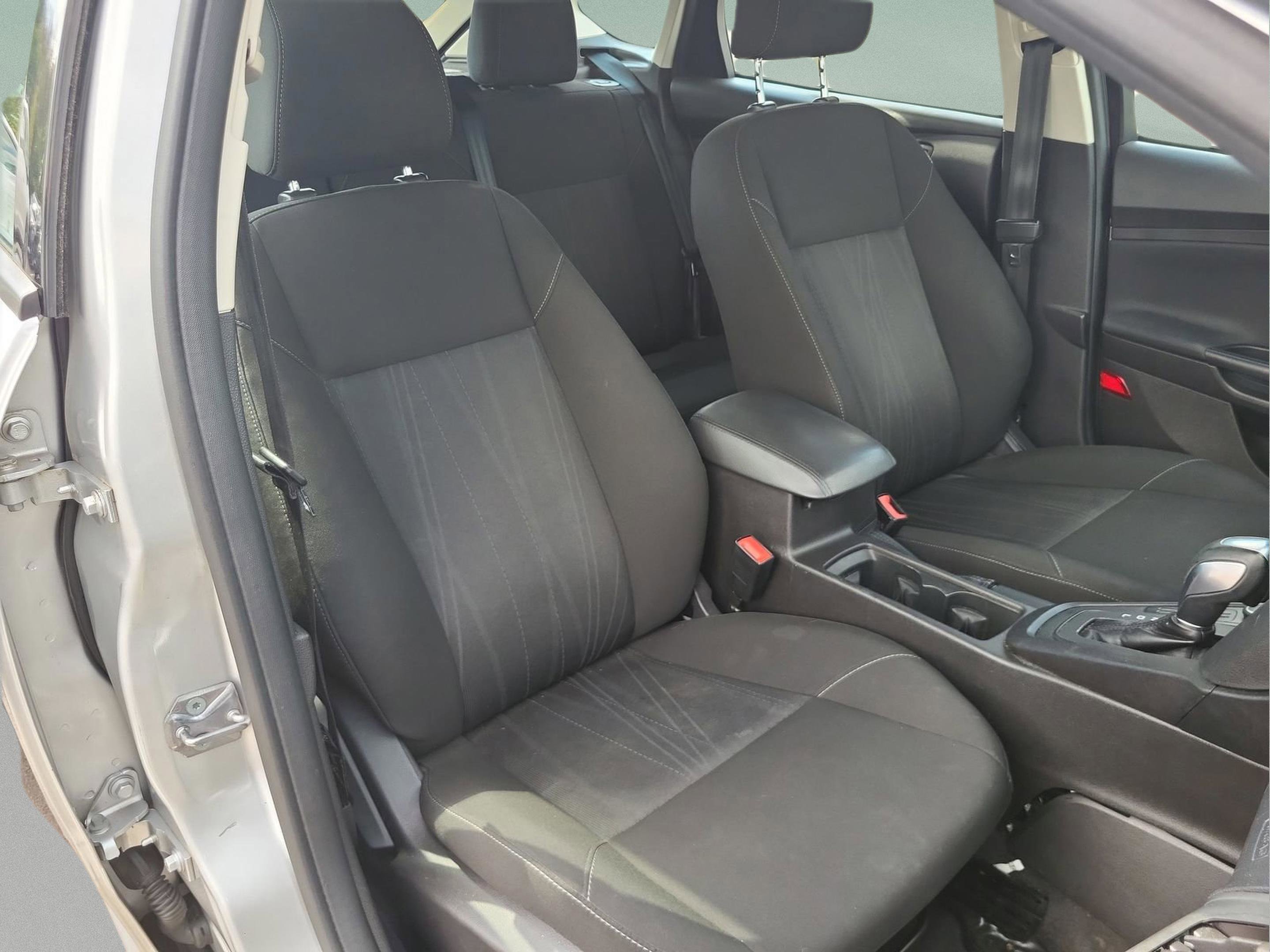 Used 2015 Ford Focus SE image 19