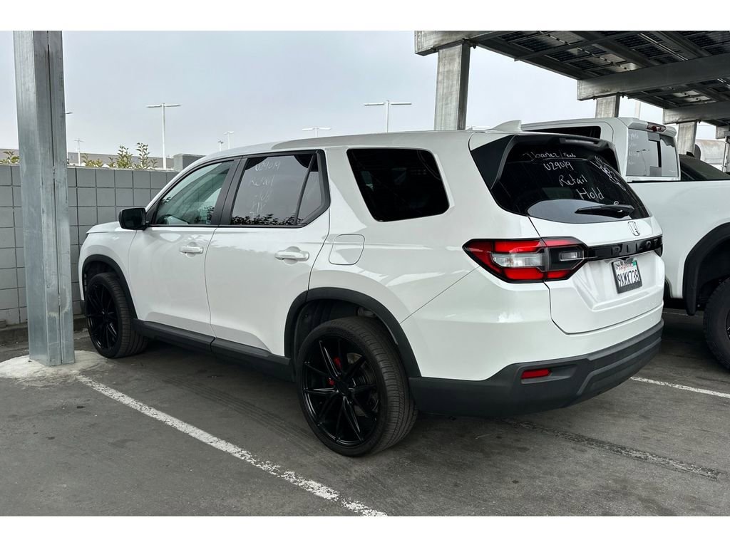 Used 2024 Honda Pilot LX image 7