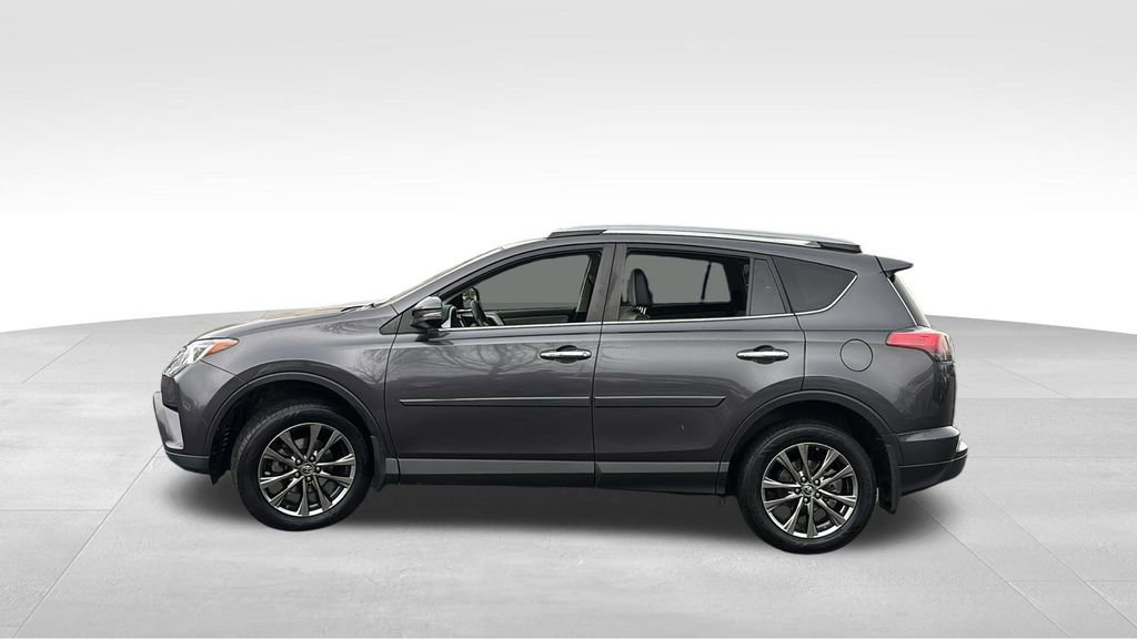 Used 2018 Toyota RAV4 Limited image 4