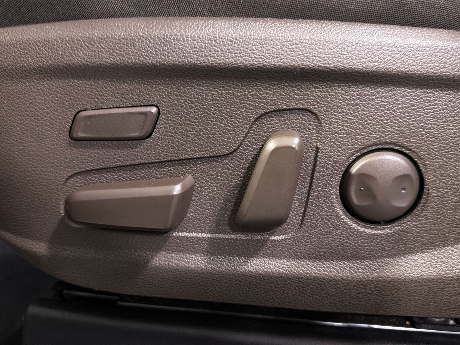 Used 2022 Kia Telluride SX w/ Towing Package FWD image 29