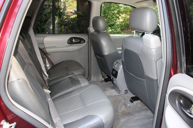 Used 2005 Chevrolet TrailBlazer LS w/ LS Preferred Equipment Group AWD/4WD image 6