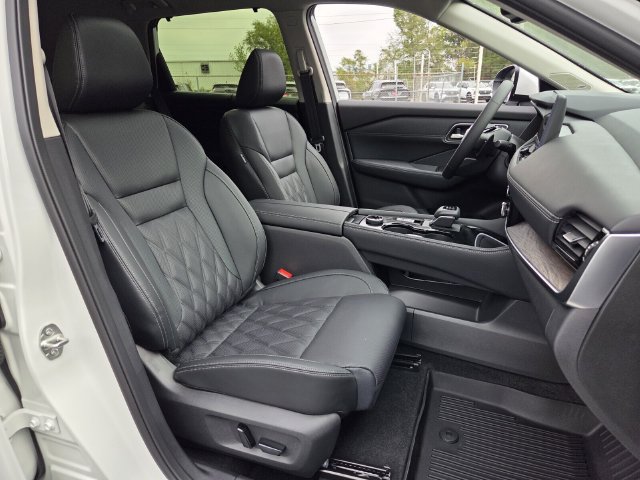 New 2026 Nissan Rogue Platinum AWD/4WD image 13