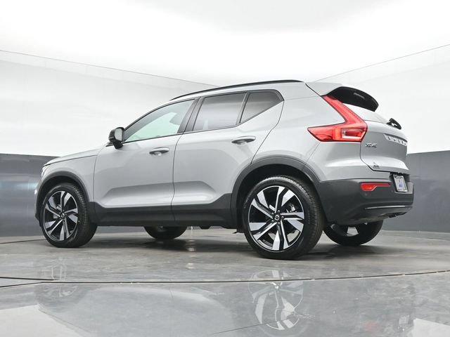 Used 2025 Volvo XC40 B5 Plus AWD/4WD image 41
