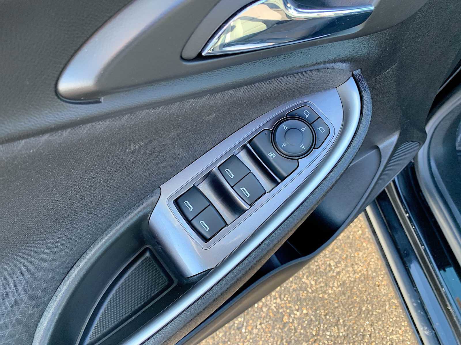 Certified 2022 Chevrolet Malibu LS image 21