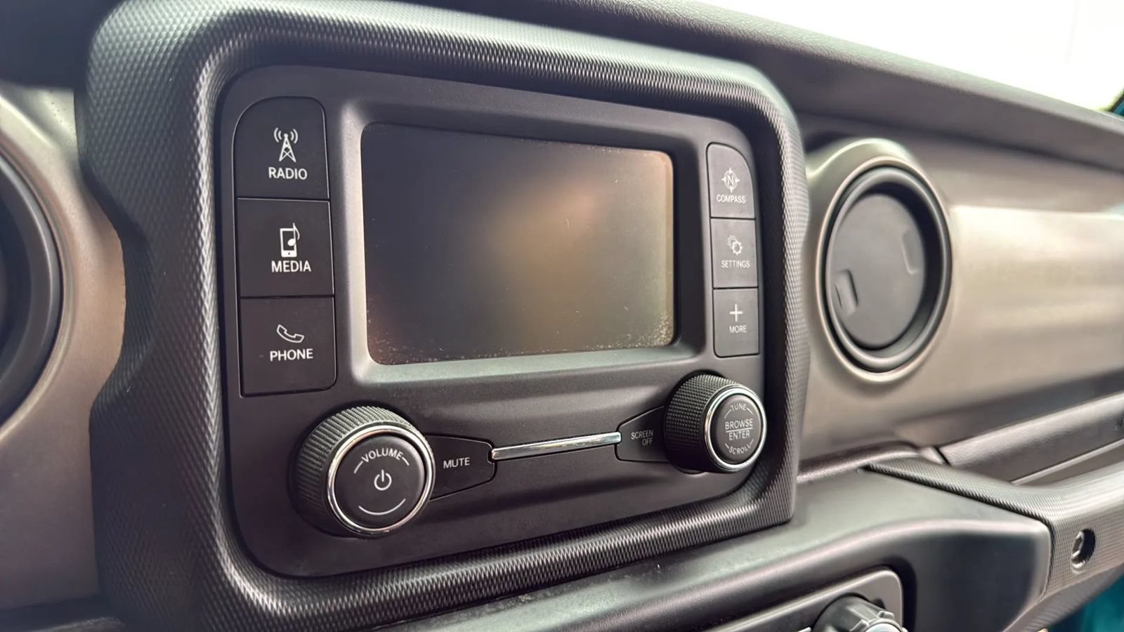 Used 2020 Jeep Wrangler Unlimited Sport AWD/4WD image 19