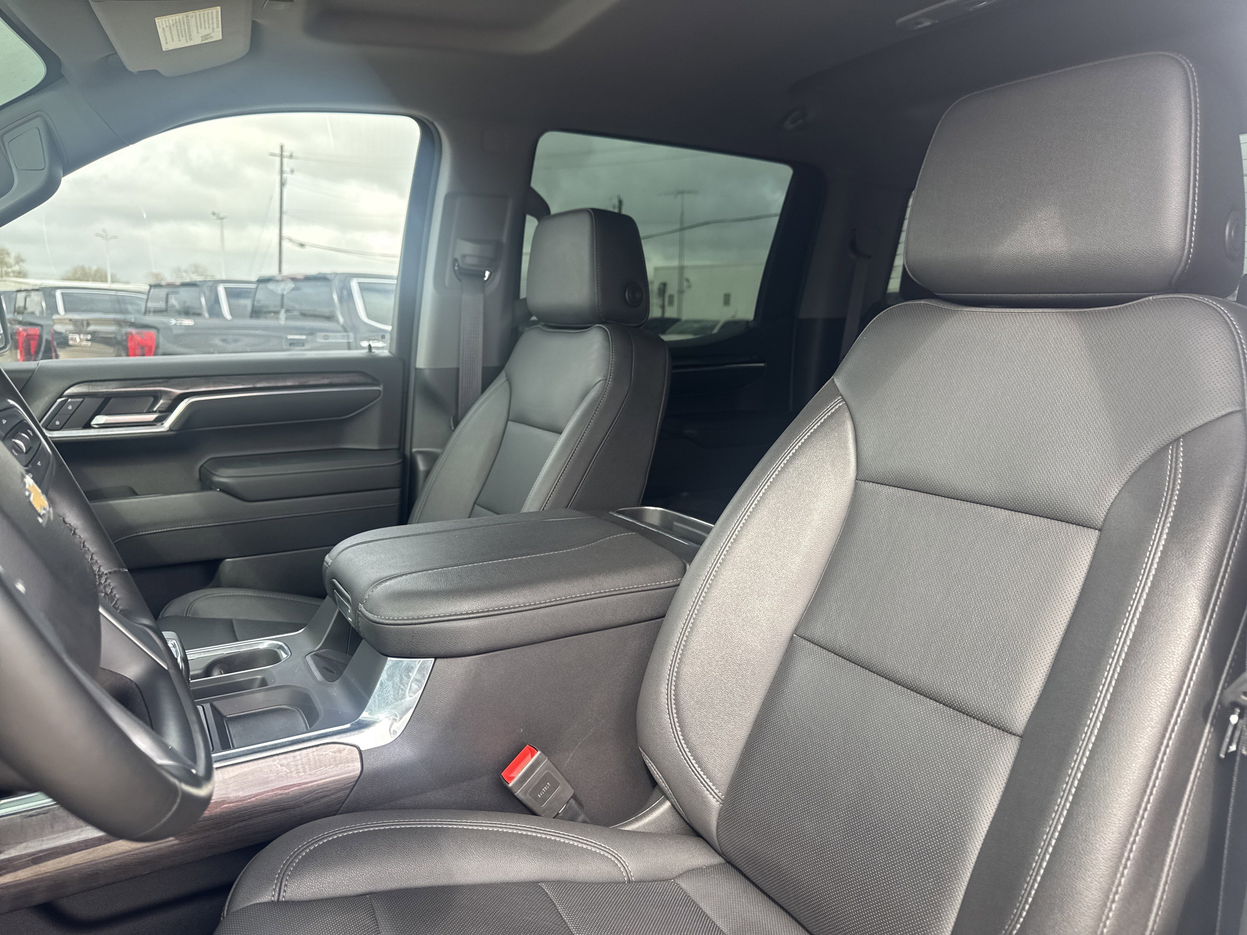 Used 2024 Chevrolet Silverado 1500 LTZ image 6