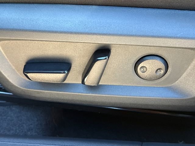 Certified 2025 Nissan Rogue SV image 22