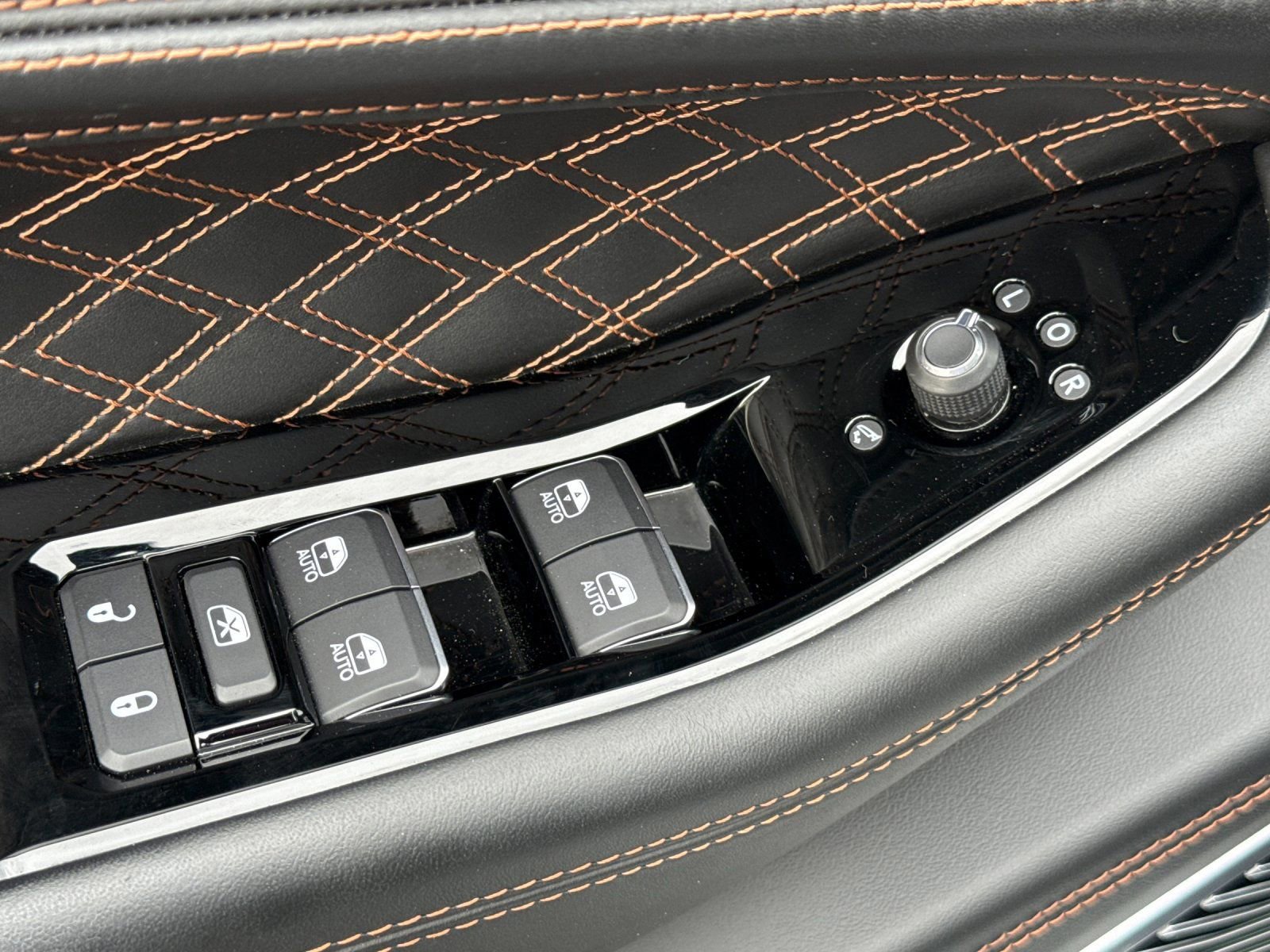 Used 2023 Jeep Grand Cherokee L Summit image 12