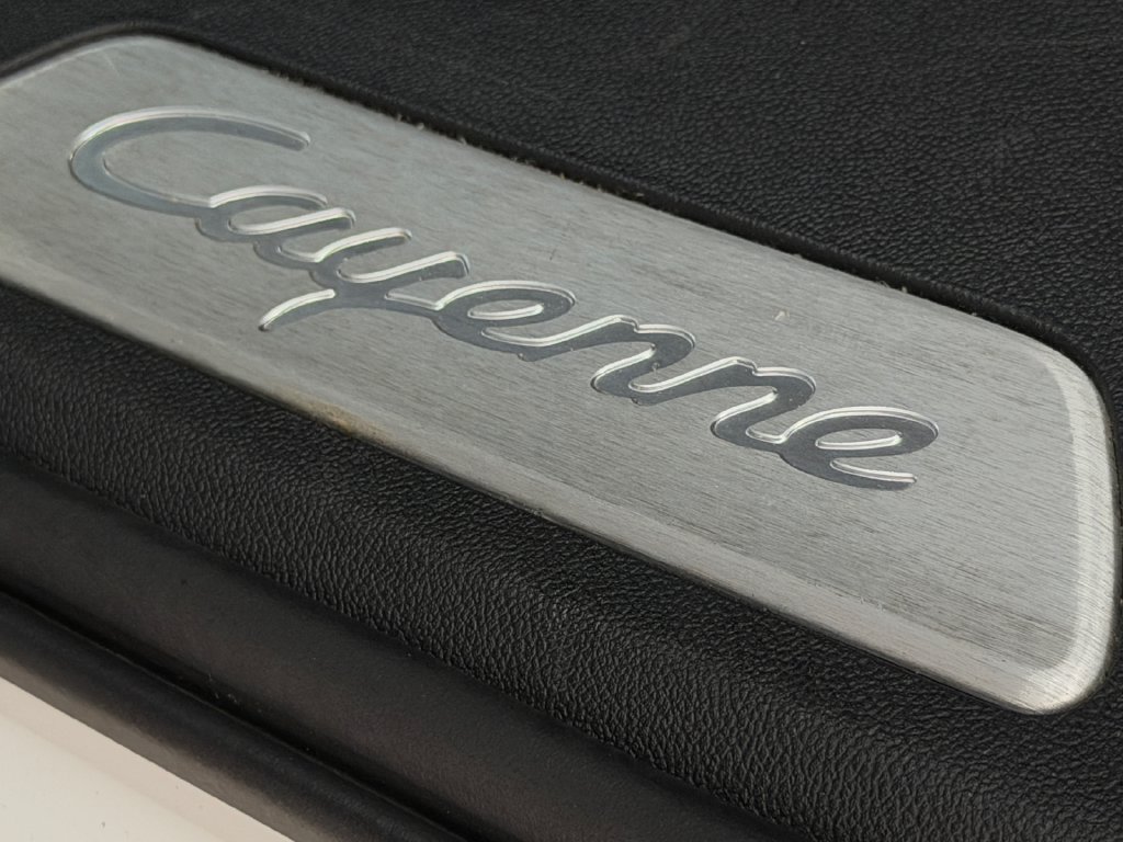 Used 2022 Porsche Cayenne Platinum Edition AWD/4WD image 33