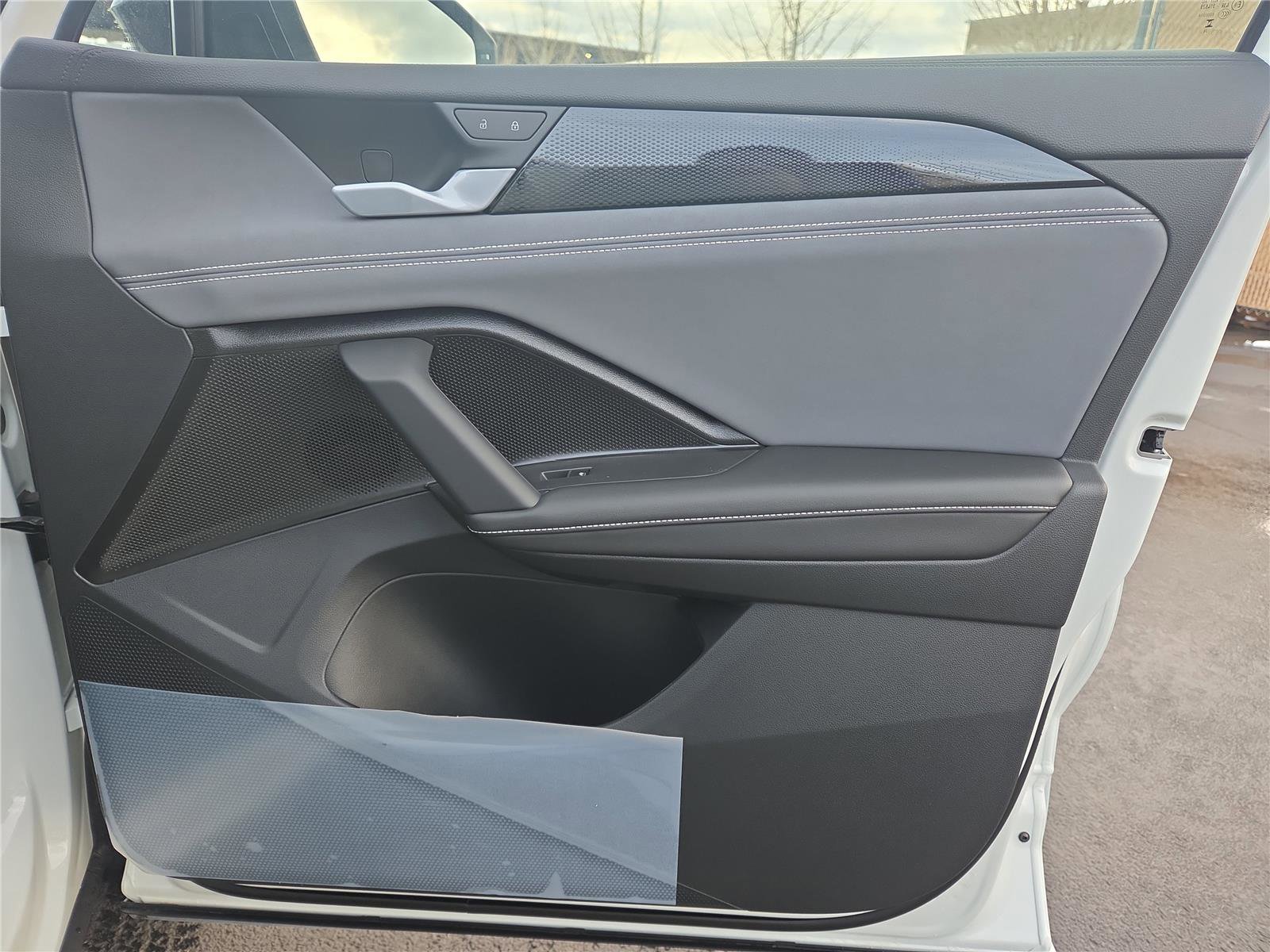 New 2026 Volkswagen Tiguan SE R-Line image 27