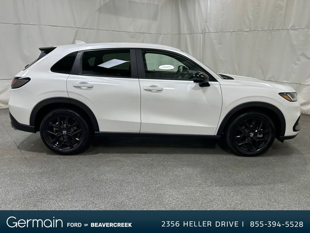 Used 2025 Honda HR-V Sport image 9