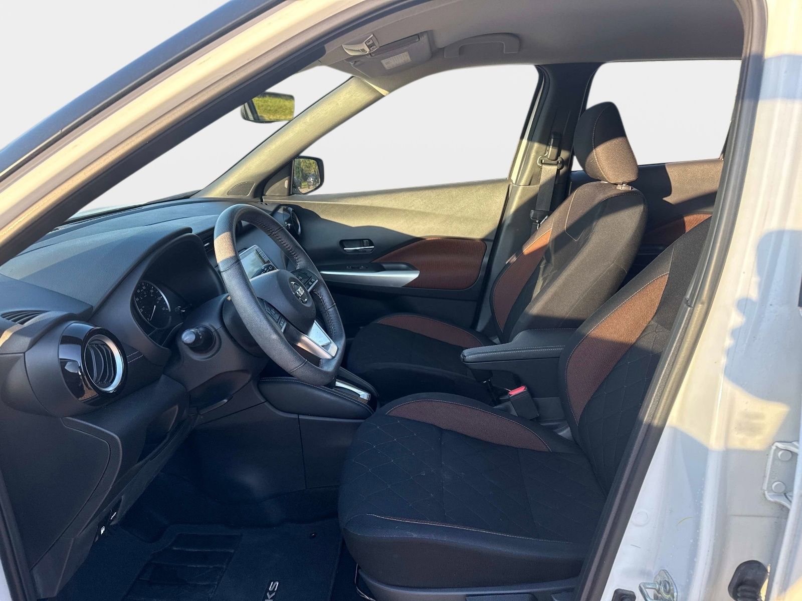 Used 2020 Nissan Kicks SR w/ Exterior Package FWD image 19