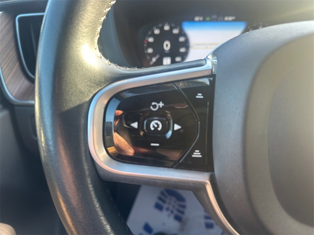 Used 2021 Volvo XC60 T5 Inscription w/ Advanced Package image 31