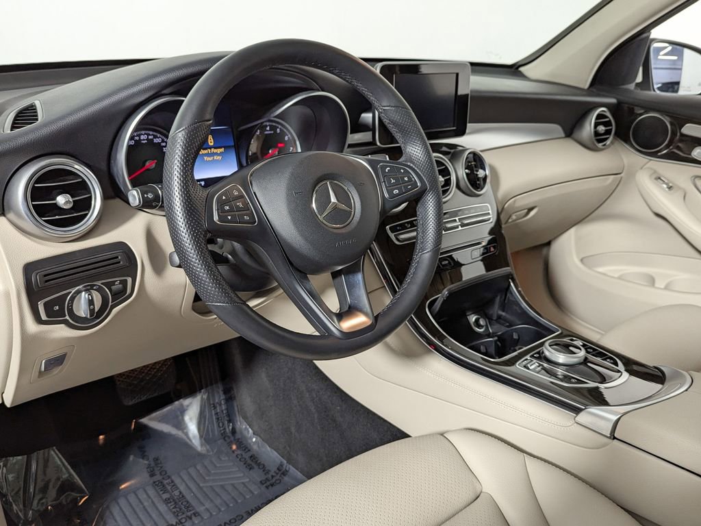 Used 2019 Mercedes-Benz GLC 300 4MATIC image 14