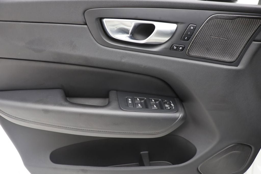 Used 2024 Volvo XC60 B5 Plus w/ Protection Package Premier image 14
