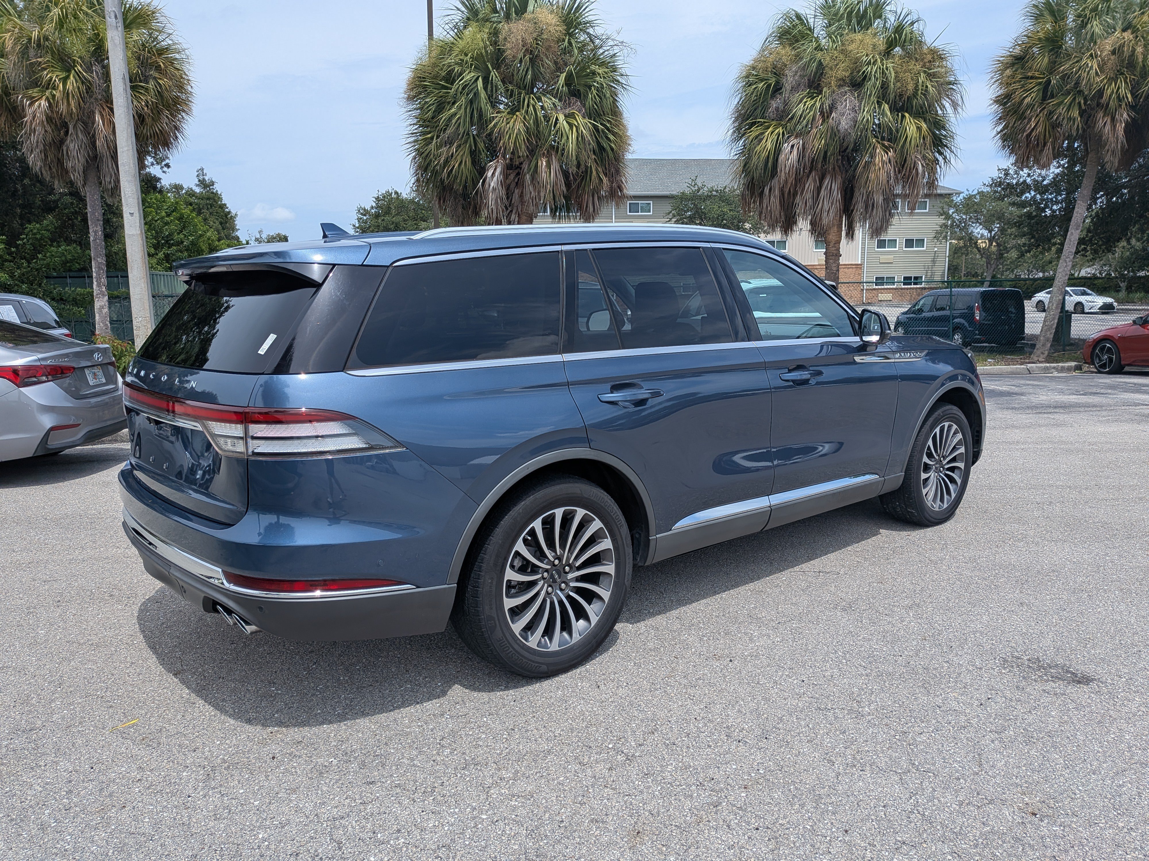 Used 2020 Lincoln Aviator Reserve w/ Equipment Group 201A AWD/4WD image 4