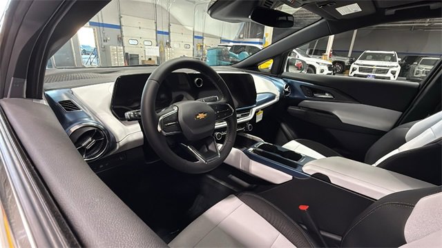 New 2026 Chevrolet Equinox EV LT image 9