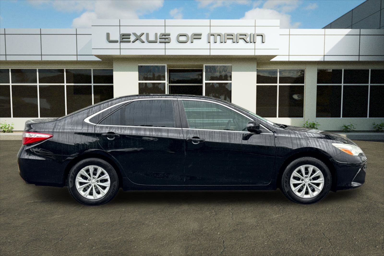 Used 2015 Toyota Camry LE FWD image 7