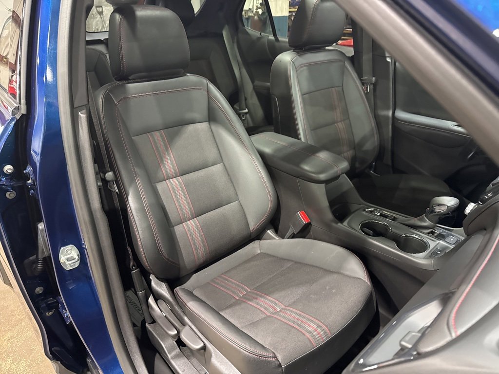 Used 2023 Chevrolet Equinox RS image 38