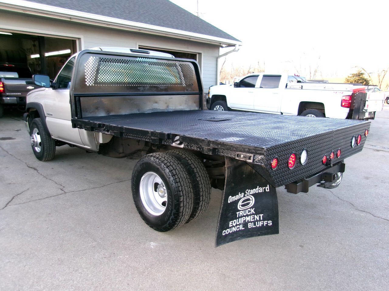 Used 2006 Chevrolet Silverado 3500 4x4 Regular Cab w/ Skid Plate Package image 2