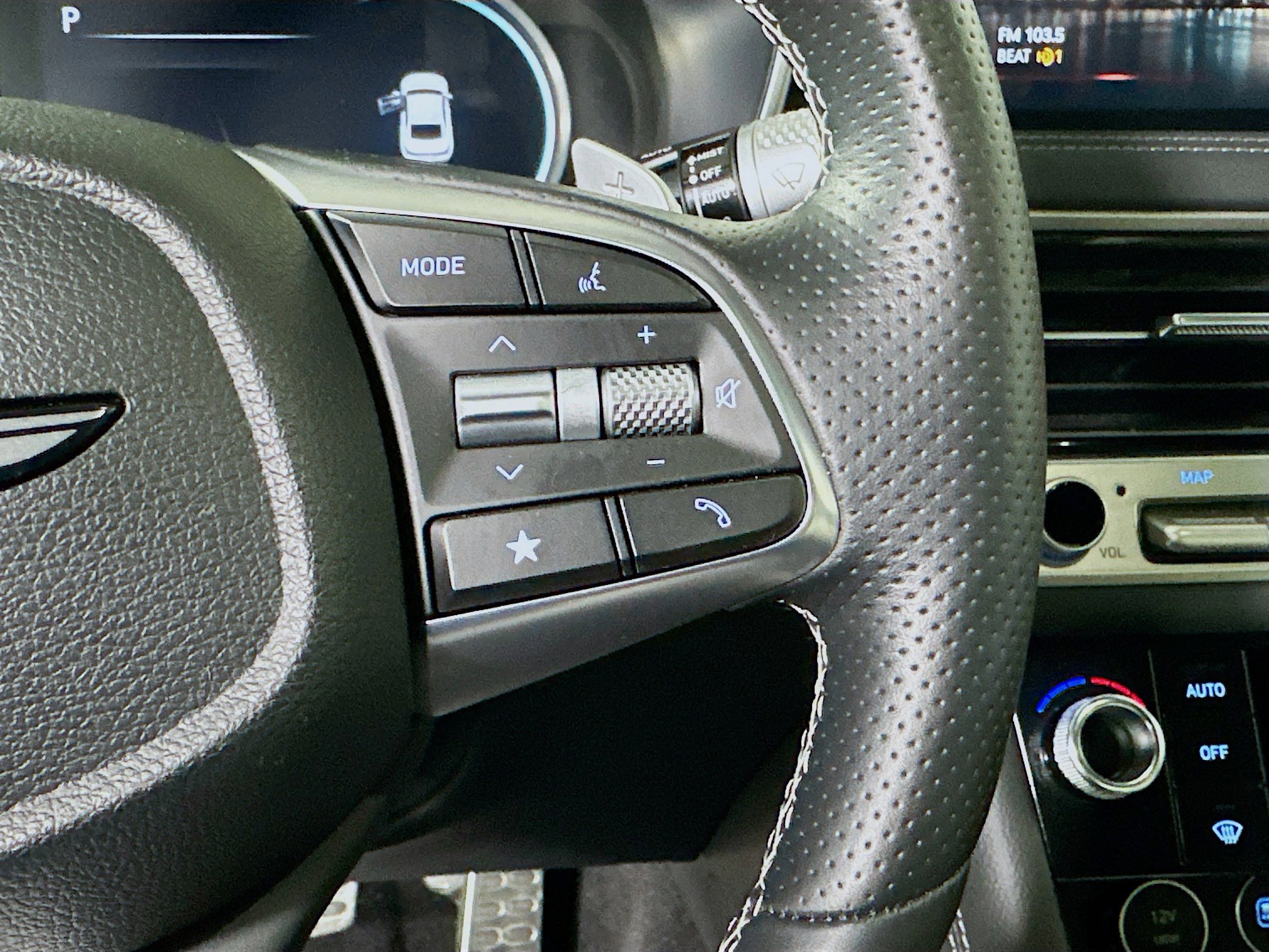 Used 2025 Genesis G70 2.5T w/ Sport Prestige Package image 17