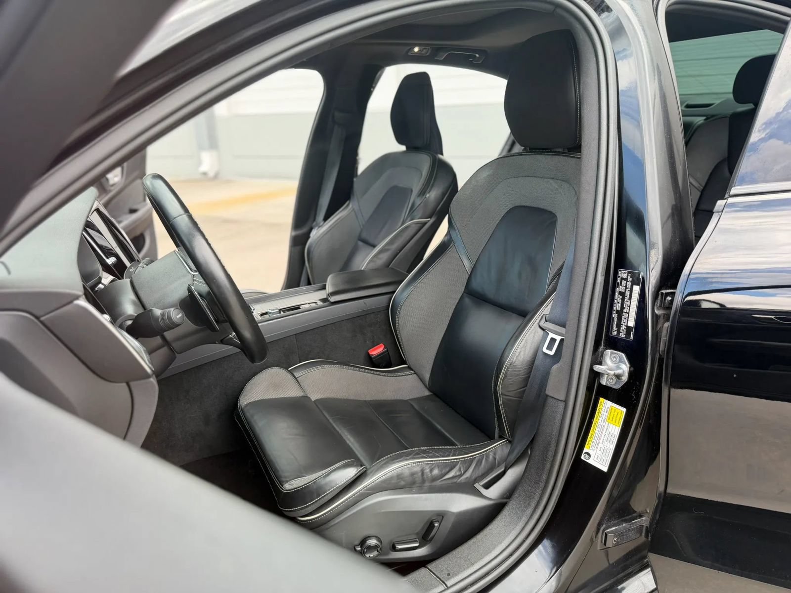 Used 2019 Volvo S60 T5 R-Design FWD image 19