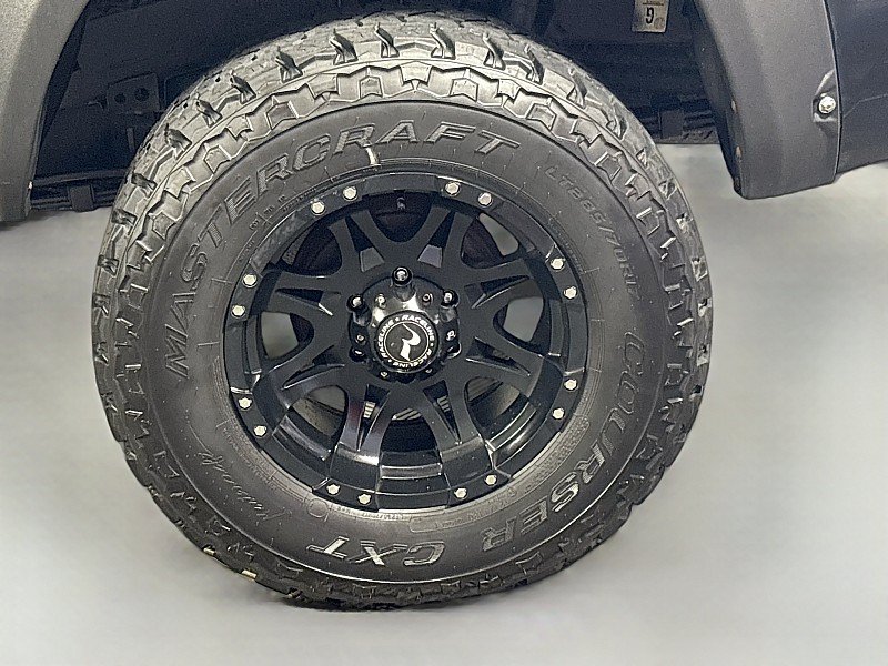 Used 2019 Toyota Tacoma SR w/ SR Convenience Package AWD/4WD image 26