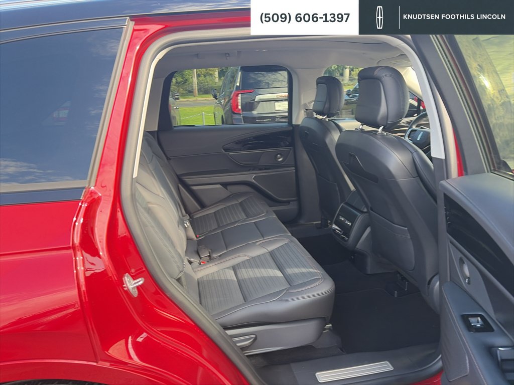 Used 2026 Lincoln Nautilus Reserve AWD/4WD image 16