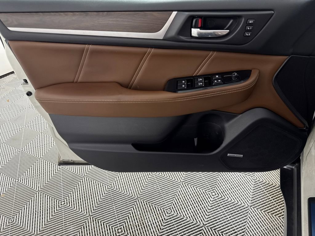 Used 2017 Subaru Outback 2.5i Touring w/ Popular Package #5A image 10