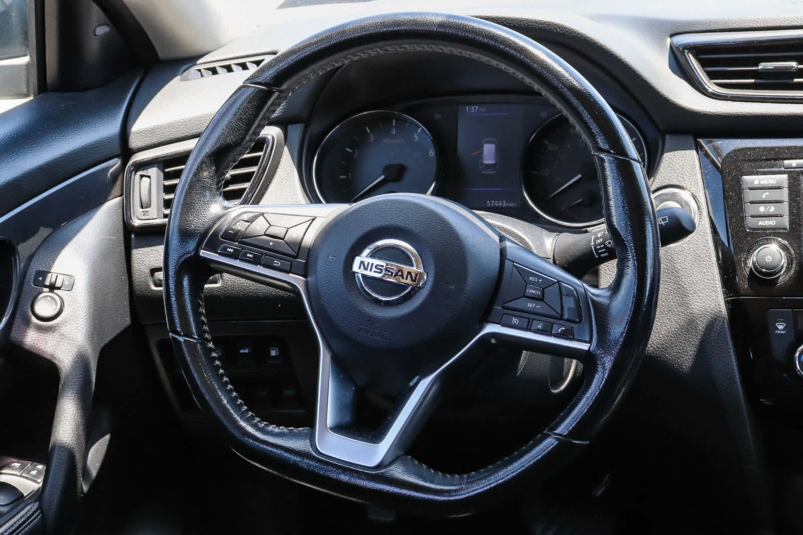 Used 2020 Nissan Rogue SV FWD image 22