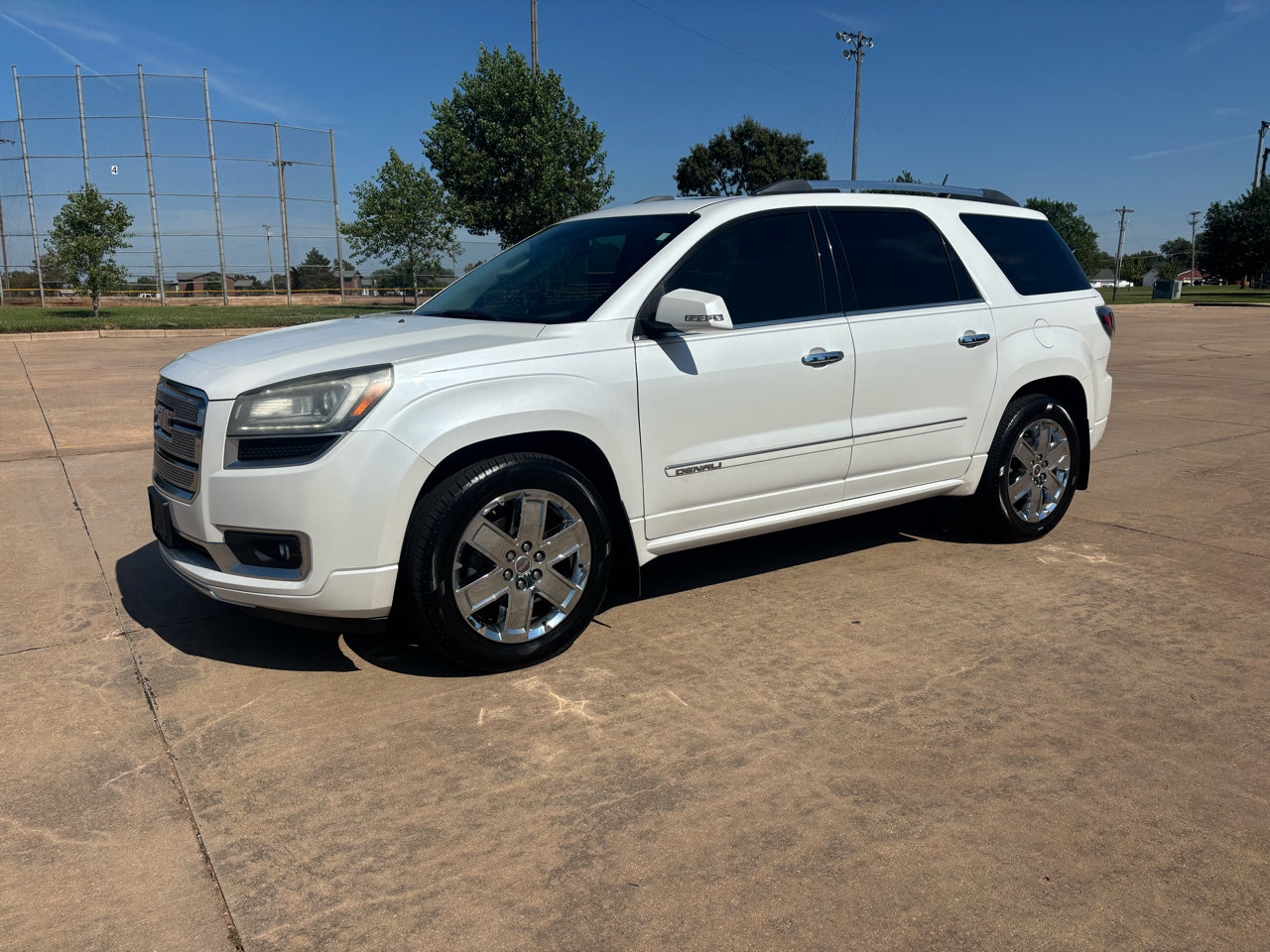 Used 2016 GMC Acadia Denali image 2