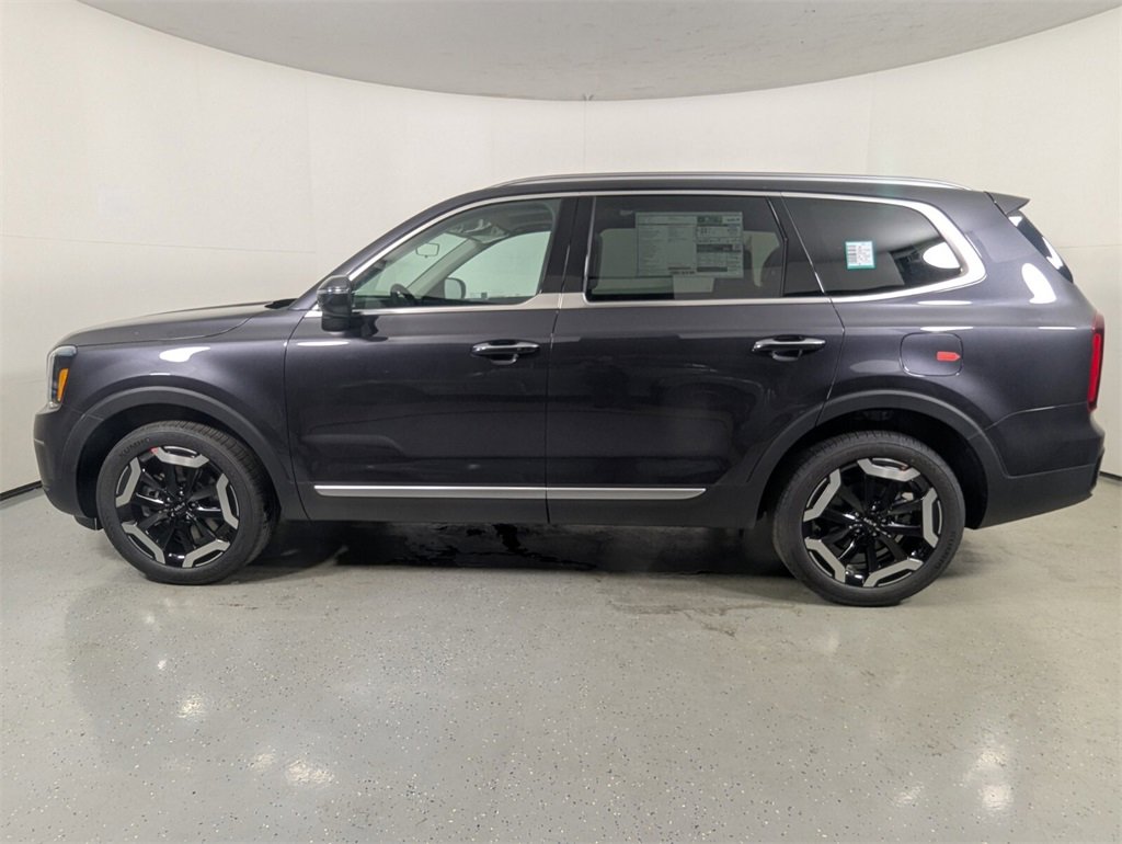 New 2025 Kia Telluride S image 4
