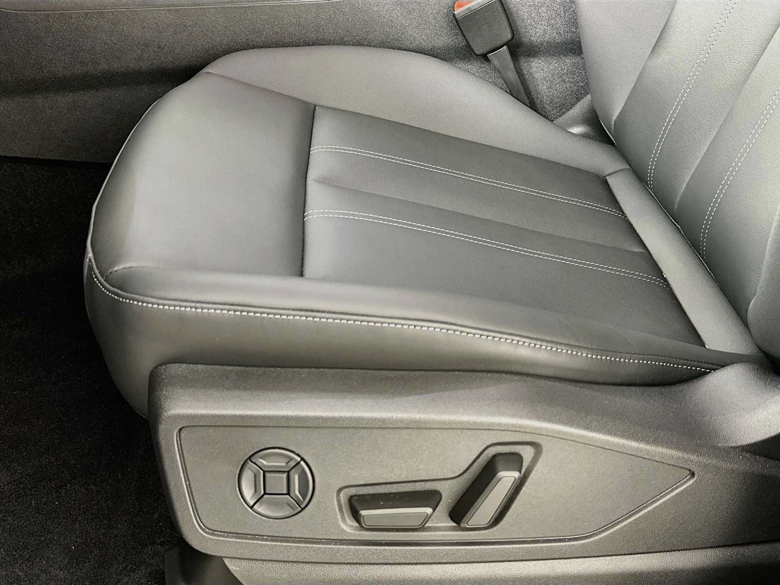 New 2026 Audi Q5 Premium AWD/4WD image 17