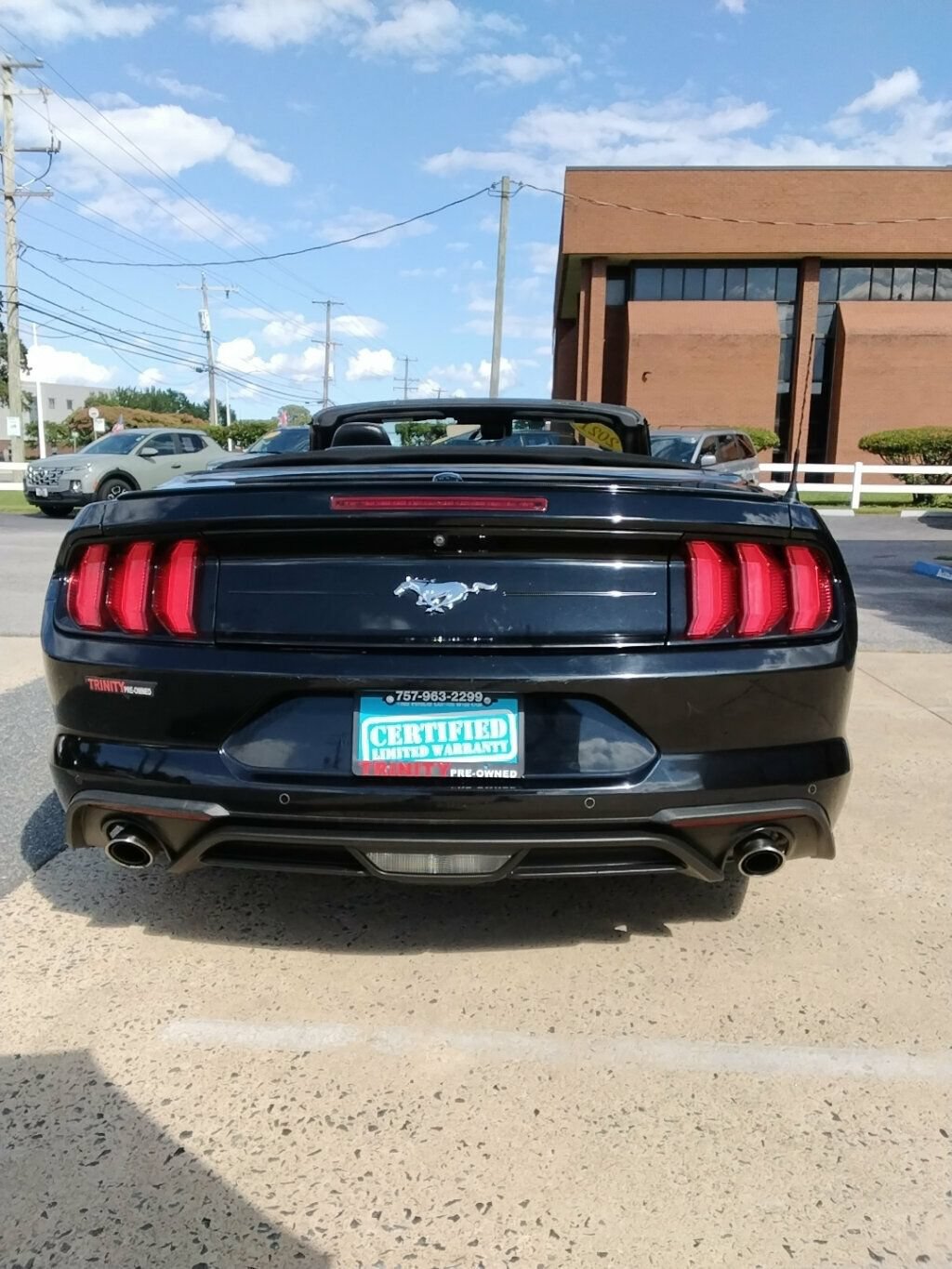 Used 2021 Ford Mustang Premium RWD image 3