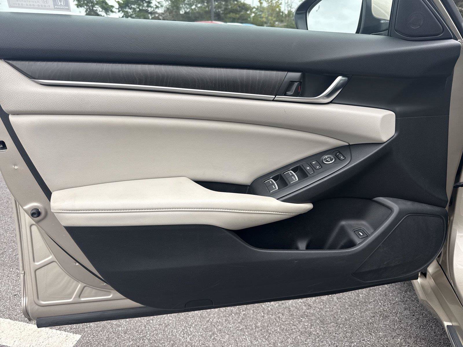 Certified 2018 Honda Accord EX image 12