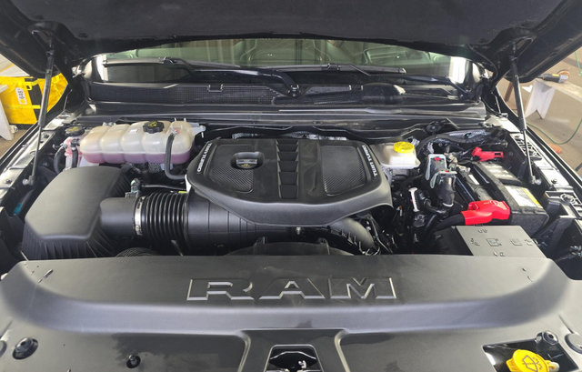 Used 2025 RAM 1500 Limited AWD/4WD image 6