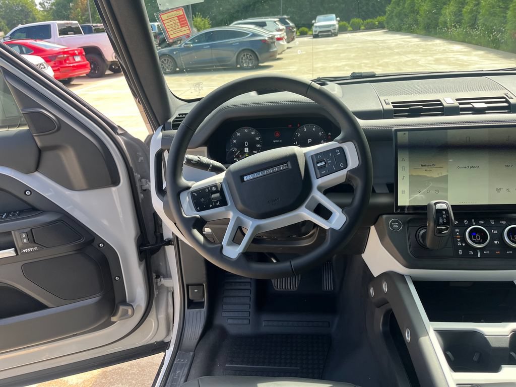 New 2026 Land Rover Defender 110 X-Dynamic SE AWD/4WD image 14