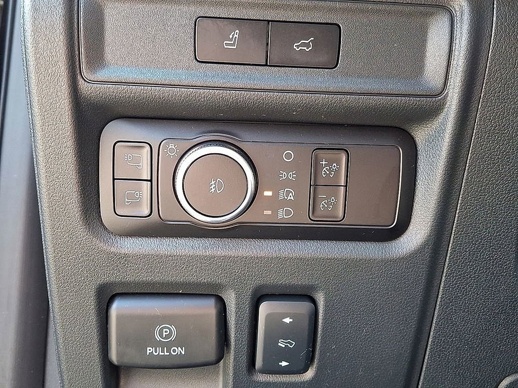 Used 2024 Ford Expedition Platinum image 29