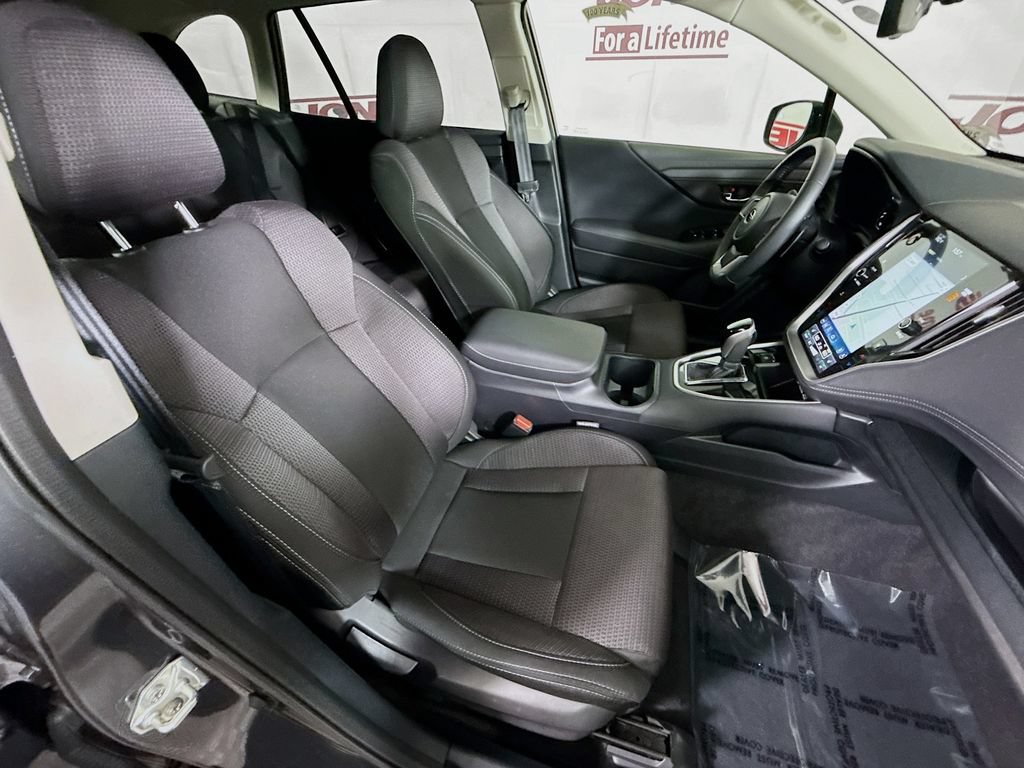 Certified 2025 Subaru Outback Premium w/ Popular Package #1 AWD/4WD image 33