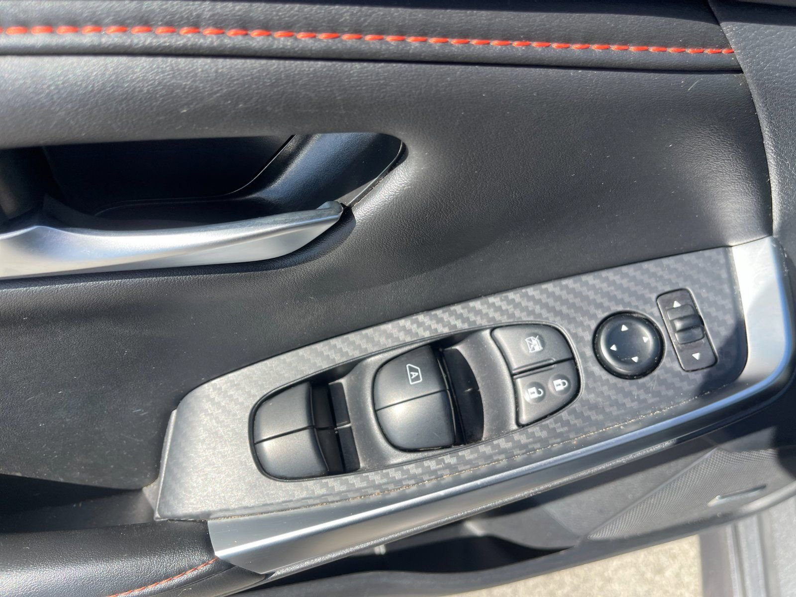 Used 2025 Nissan Sentra SR w/ SR Premium Package image 13