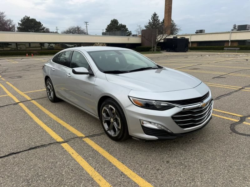 Used 2020 Chevrolet Malibu LT FWD image 1