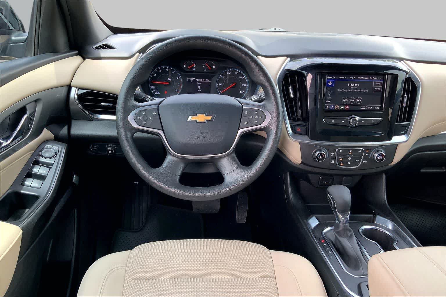 Used 2023 Chevrolet Traverse LS FWD image 5